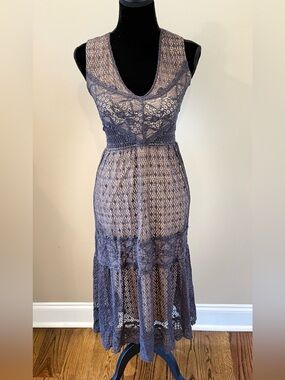 Women’s NIGHTCAP CLOTHING sleeveless navy lace stretch midi dress- Size 2